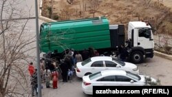 Aşgabatdaky suw nobaty