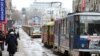 Під стінами будівлі Виконавчого комітету Харківської міської ради страйкують працівники «Міськелекротранса» 11 січня 2010 року