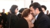دلجویی احمدی‌نژاد از مادر چاوز؛ واکنشی آگاهانه یا احساسی؟