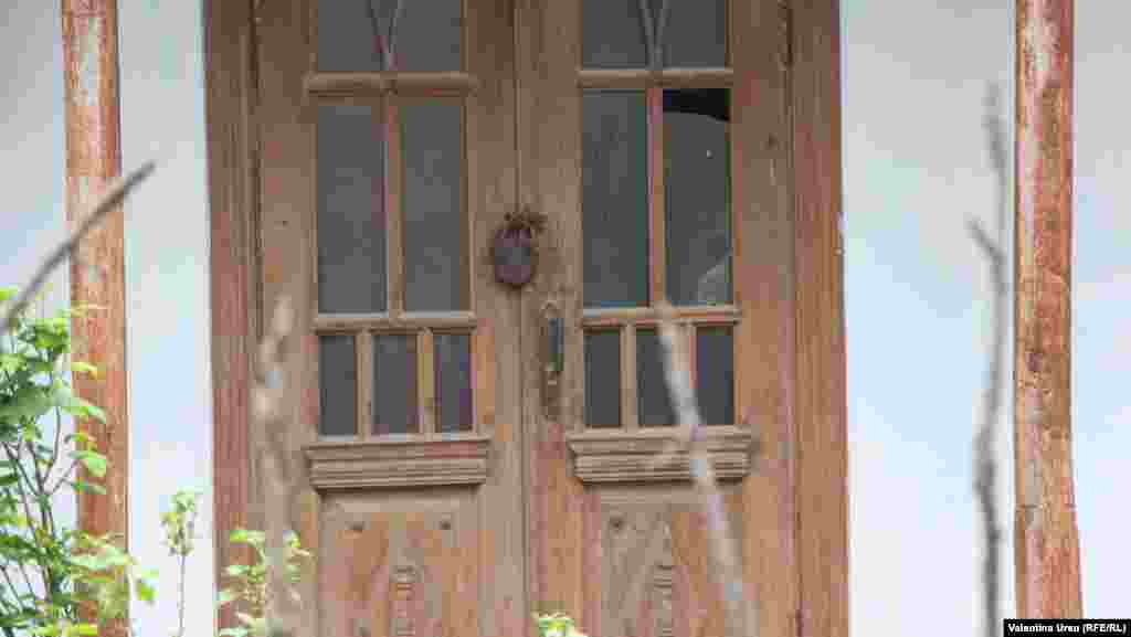 MD - People and houses in Telenesti city, 5 may 2019