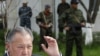 Президент Кыргызстана в изгнании Курманбек Бакиев выступает на своей пресс-конференции. Село Теит, 13 апреля 2010 года. 