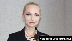 Deputata în partidul SOR, Marina Tauber în redacția Europei Libere, Chișinău (foto arhivă)