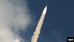Запуск ракеты с зондом Mars Orbiter с космодрома Шрихарикота, 5 ноября 2013 года.