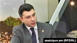 Пресс-секретарь правящей партии, вице-спикер Национального собрания Армении Эдуард Шармазанов (архив)