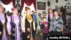 Себертатар теле көнен бәйрәм иткәндә. 2013 ел (архив фотосы)