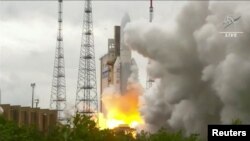 Ariane 5 ракетасы бортунда НАСАнын "Жеймс Уэбб" космостук телескобун учурду. 