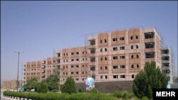 مسکن مهر یکی از طرح‌های دولت محمود احمدی‌نژاد بود که اجرایی شد و قرار بود مشکل مسکن در ایران را «ریشه‌کن» کند