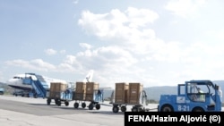 Kineski respiratori koji su dopremljeni na sarajevski aerodrom