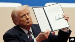 Відповідно до указу, посол США в ООН повинен негайно подати офіційне письмове повідомлення про вихід країни з Паризької угоди 