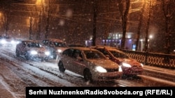 Раніше Державна служба з надзвичайних ситуацій попередила про погіршення погодних умов на території України й ускладнення через це дорожнього руху