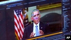 Clip video aflat în proces de aplicare a metodelor deepfake, metodă care care pot face ca, în înregistrări video sau clipuri audio, persoanele să spună alte lucruri decât cele pe care le rostesc de fapt. (Imagine generică)