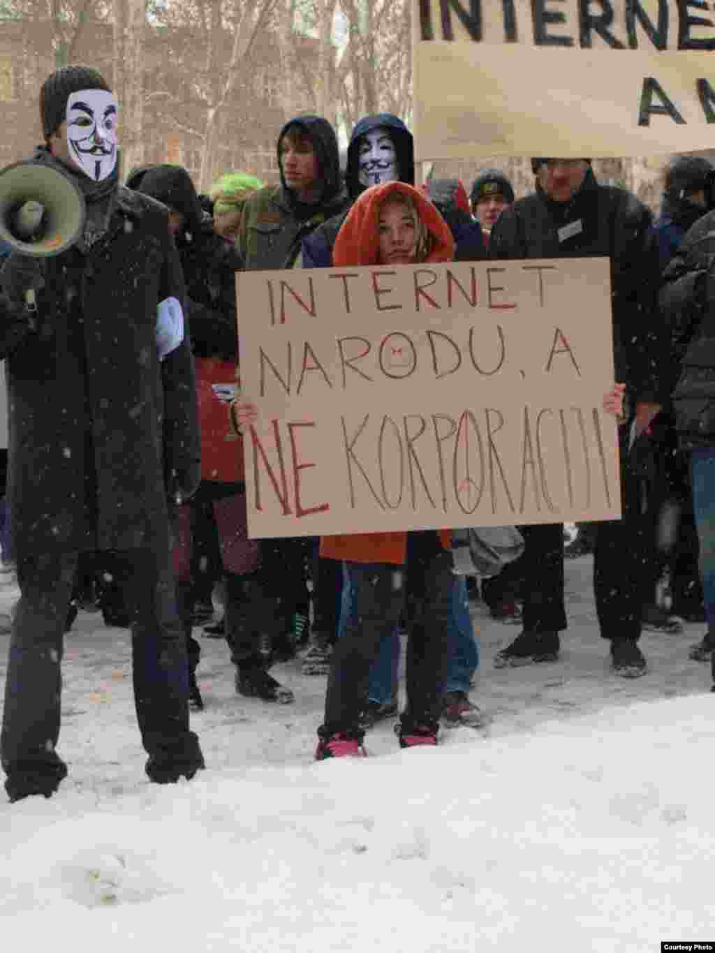 Zagreb - Demonstracije u znak protivljenja međunarodnom sporazumu o borbi protiv falsifikovanja ACTA, 11.02.2011. Foto: Građanska akcija