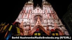 За словами Ткаченка, станом на зараз на рахунок надійшли 5 мільйонів 840 тисяч гривень і ще близько 20 мільйонів гривень «бізнеси проголосили надати пожертви публічно»