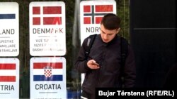 Kosovarii nu vor mai trebui să cheltuiască sume enorme pentru vizele care aveau o rată scăzută de aprobare.