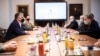  Orbán Viktor, Kásler Miklós és Tajti Norbert ezredes meghallgatják az Egészségügyi Tudományos Tanács Elnökségét a Karmelita kolostorban 2020. december 4-én.