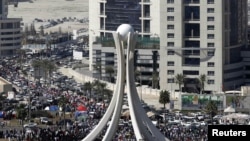 تجمع معترضان در میدان مروارید منامه، بحرین- اول اسفند