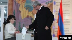 Armenia -- President Serzh Sarkisian votes in a constitutional referendum, Yerevan, 6Dec2015