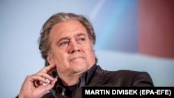 Steve Bannon. 