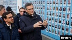 За словами Дмитра Кулеби, Стефан Сежурне (ліворуч), який був на той момент депутатом Європарламенту, виступив за максимальну підтримку України від початку повномасштабної агресії Росії