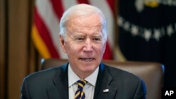 Президент США знову звернувся до приблизно 80 мільйонів невакцинованих американців із проханням зробити щеплення