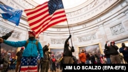 Capitoliul luat cu asalt de suporteri violenți ai președintelui Donald Trump