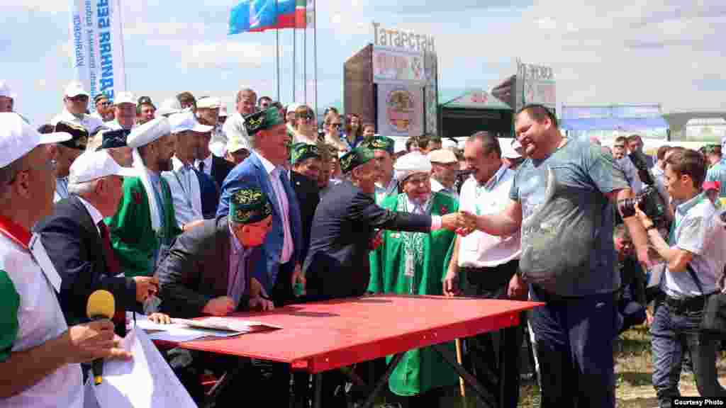 Татарстан кунаклары Ульян татарлары белән 