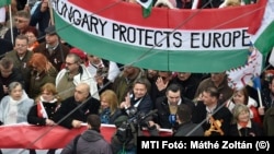 Egy kormányzati "civil" szervezet, melyet a magyar adófizetők tartanak el: a Civil Összefogás Fórum "Békemenete" 2018. március 15-én