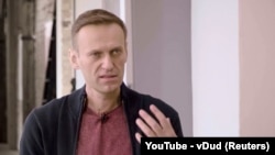 Alexei Navalnîi la Berlin, Germania, unde se reface după ce a fost otrăvit în Siberia cu Noviciok, octombrie 2020.