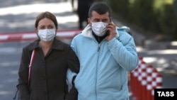 Згідно з позицією Комітету, відсутність у громадян досвіду поведінки в ситуації з коронавірусом сприяє паніці, а вона створює умови для манпуляцій