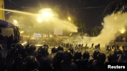 აქციის დაშლა რუსთაველის გამზირზე. თბილისი, 2011 წლის 26 მაისი
