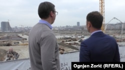 Predsednik Srbije Aleksandar Vučić sa aktuelnim gradonačelnikom Sinišom Malim na gradilištu Beograda na vodi.