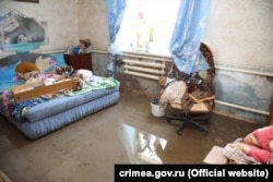 Кімната в будинку в селі Приозерному Ленінського району, затопленому під час повені