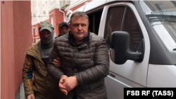 За словами захисника, ці дії можуть свідчити про продовження тиску на журналіста