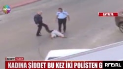 Полициянын зомбулугу видеого түшүп калган