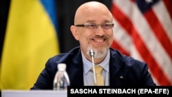 За словами Резнікова, іранські дрони-камікадзе, які використовує армія РФ, наразі «тимчасово перемагають у цьому конкурсі». Хоча, як додає міністр, Україна все одно здатна з ними боротися