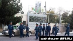 Polisiýa ofiserleri. Arhiw suraty