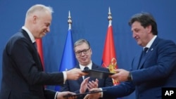 Ceremonia e nënshkrimit të marrëveshjes në fushën e mbrojtjes mes Serbisë dhe Hungarisë. 