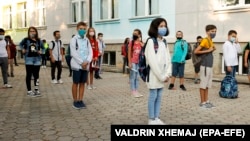 Nxënësit në një shkollë fillore në Prishtinë. 14 shtator 2020. 