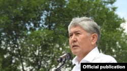 Алмазбек Атамбаев.