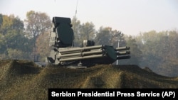 Sistemul anti-rachetă Pantsir-S pe aeroportul militar din Batajnica, Serbia, 25 octombrie 2019