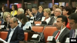Kryeministri Zoran Zaev gjatë debatit në Komisionin për çështjet kushtetuese. 