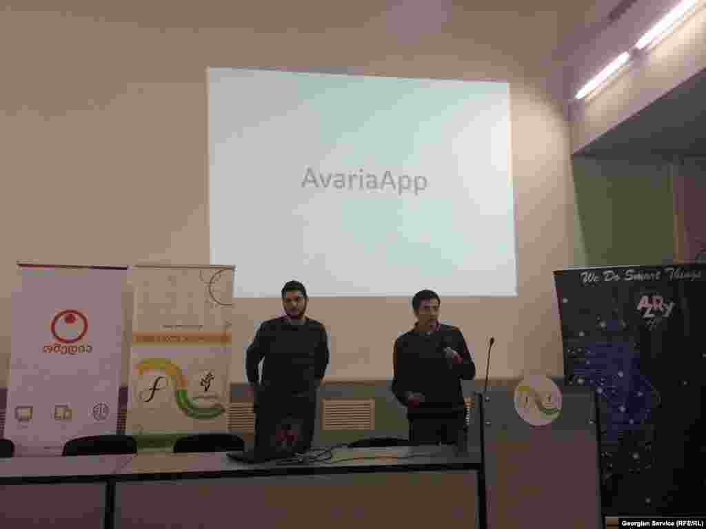 Avaria App - აპლიკაცია, რომლის მიზანიცაა დაიცვას მძღოლები შესაძლო ავტოსაგზაო შემთხვევებისგან. ამისთვის საჭიროა უბრალოდ აპის აქტიური მომხმარებელი გახდეთ, დაიტანოთ რუკაზე „საშიში ზონები“, რომელსაც Avaria App-ის სხვა მომხმარებლები დაინახავენ. ასეთ ზონასთან მიახლოების შემთხვევაში მომხმარებელს ეგზავნება შეტყობინება, რომელიც მას სავარაუდო საშიშროების შესახებ აფრთხილებს.